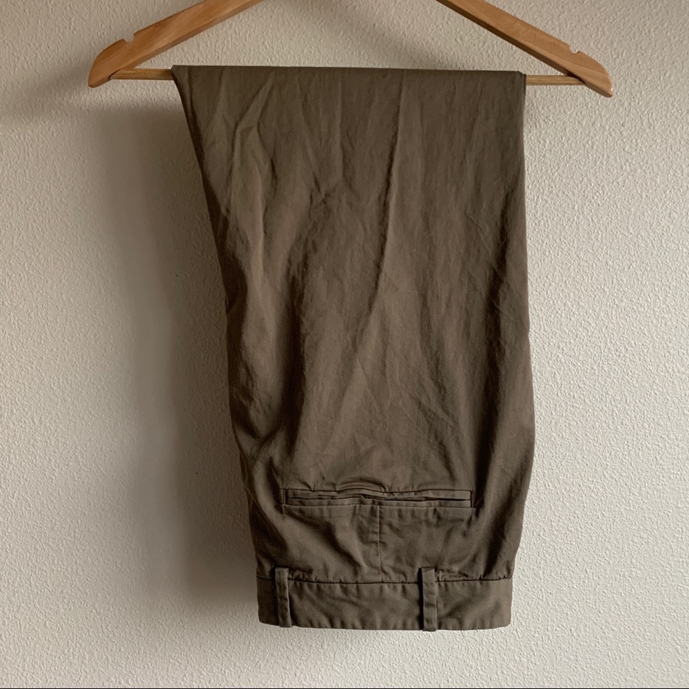 Everlane — slouchy chino pant